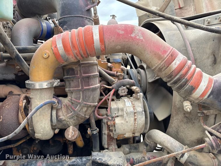 image for item DY8350 1998 International 9100  winch truck