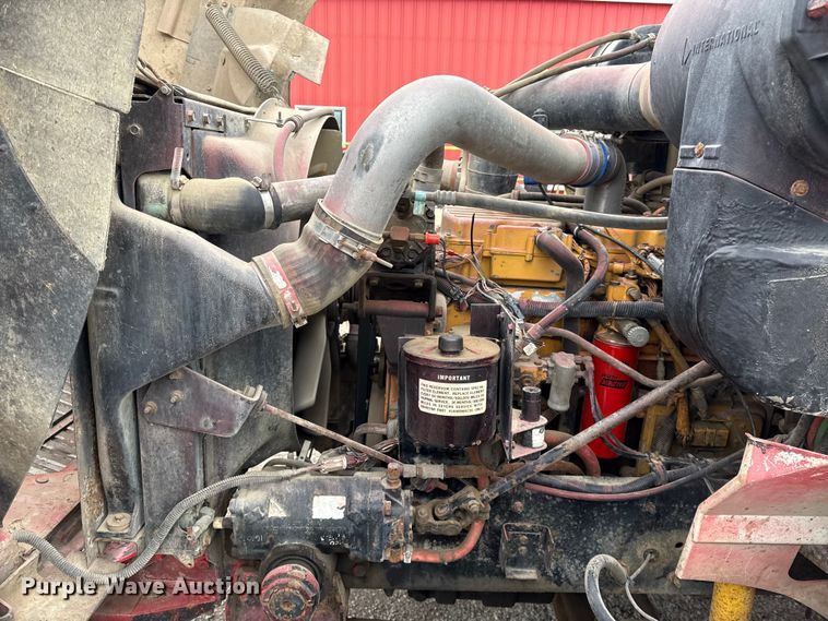 image for item DY8350 1998 International 9100  winch truck