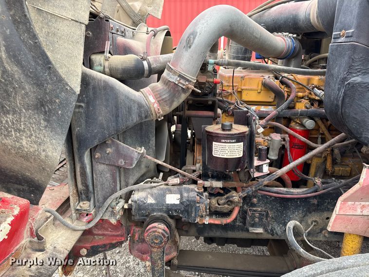 image for item DY8350 1998 International 9100  winch truck