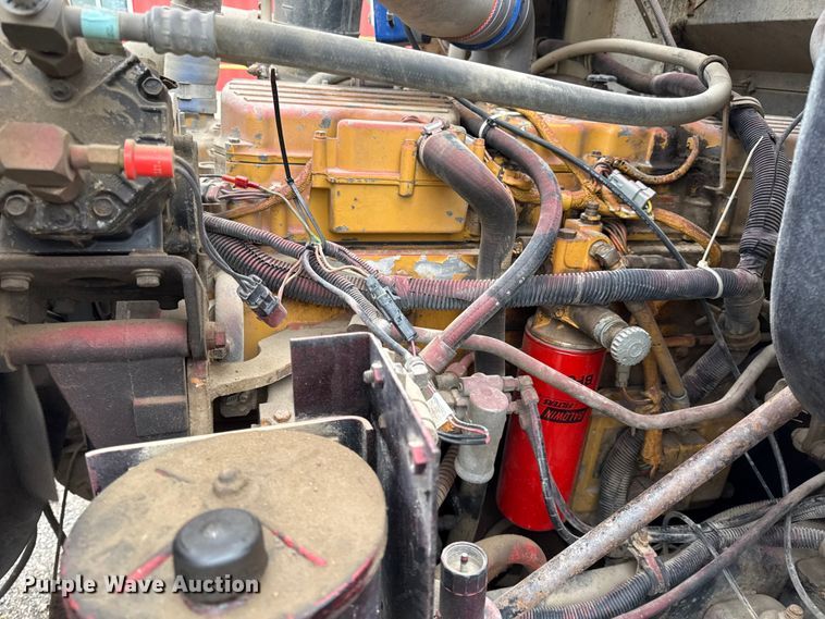 image for item DY8350 1998 International 9100  winch truck