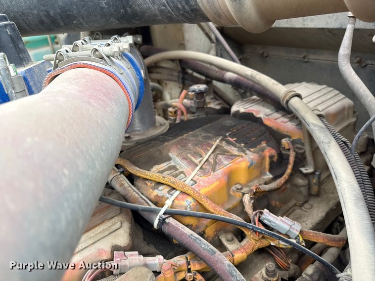 image for item DY8350 1998 International 9100  winch truck