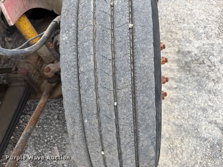 image for item DY8350 1998 International 9100  winch truck