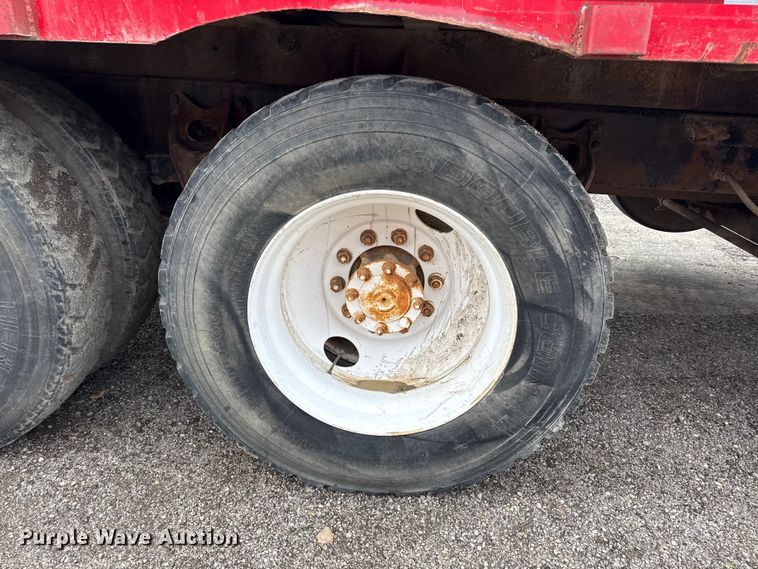 image for item DY8350 1998 International 9100  winch truck