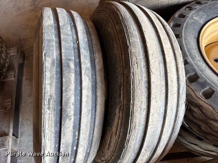 image for item DY8360 (6) tractor tires