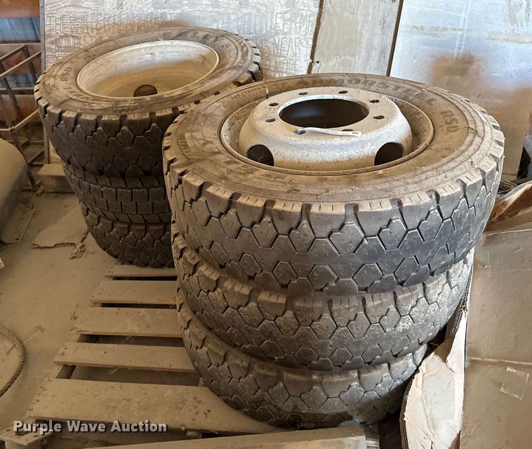 image for item DY8362 (6) 245/70R19.5 wheels and tires