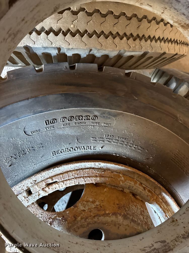 image for item DY8363 Tires and wheels