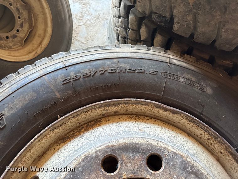 image for item DY8363 Tires and wheels