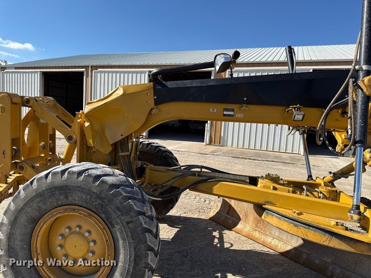 image for item DY8364 2010 Caterpillar 12M motor grader