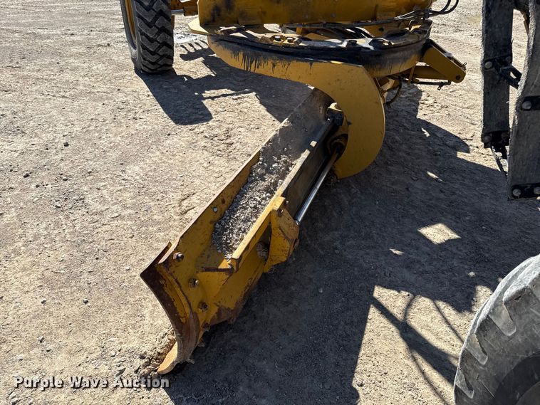 image for item DY8364 2010 Caterpillar 12M motor grader