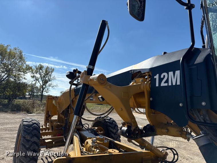 image for item DY8364 2010 Caterpillar 12M motor grader