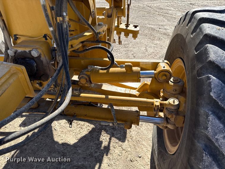 image for item DY8364 2010 Caterpillar 12M motor grader