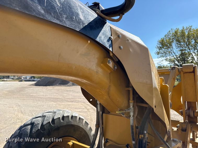 image for item DY8364 2010 Caterpillar 12M motor grader
