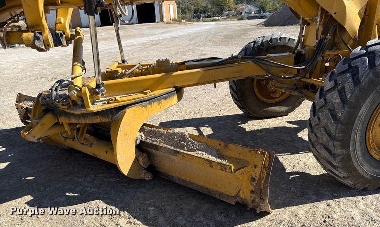 image for item DY8364 2010 Caterpillar 12M motor grader