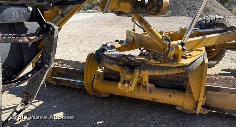 image for item DY8364 2010 Caterpillar 12M motor grader