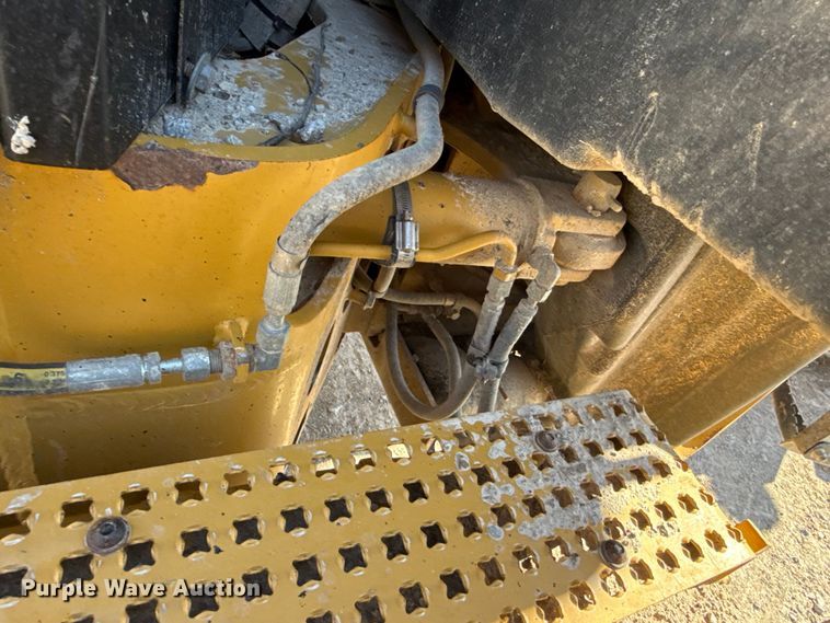 image for item DY8364 2010 Caterpillar 12M motor grader