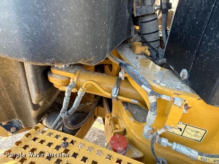 image for item DY8364 2010 Caterpillar 12M motor grader