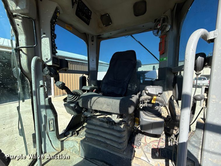 image for item DY8364 2010 Caterpillar 12M motor grader