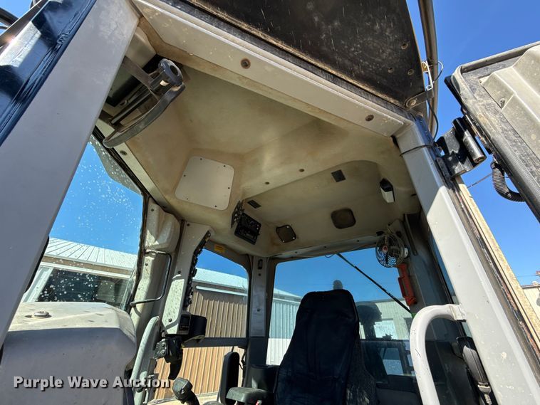 image for item DY8364 2010 Caterpillar 12M motor grader