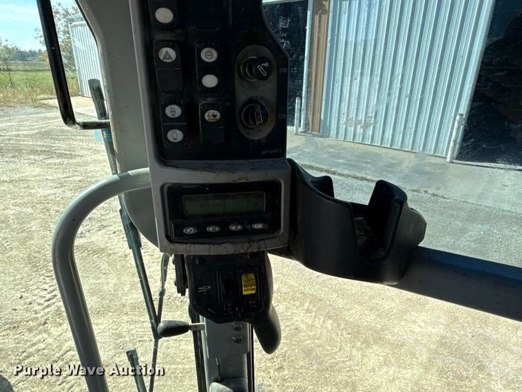 image for item DY8364 2010 Caterpillar 12M motor grader