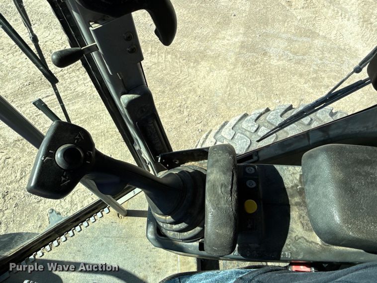 image for item DY8364 2010 Caterpillar 12M motor grader