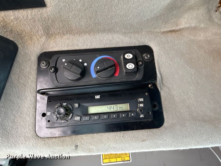 image for item DY8364 2010 Caterpillar 12M motor grader