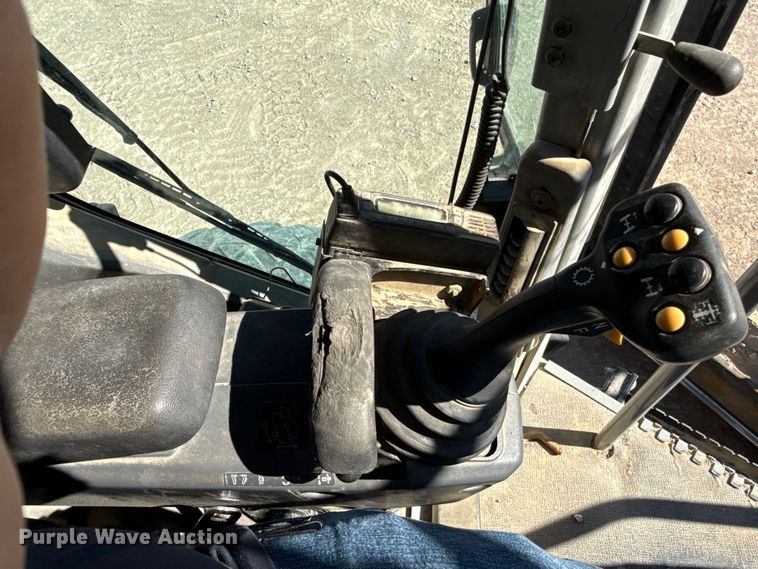 image for item DY8364 2010 Caterpillar 12M motor grader