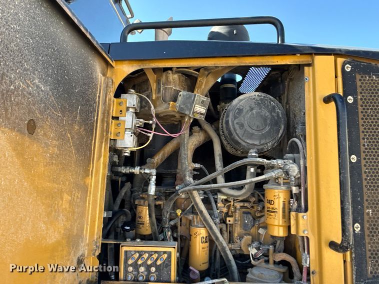 image for item DY8364 2010 Caterpillar 12M motor grader