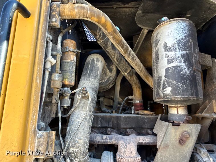 image for item DY8364 2010 Caterpillar 12M motor grader