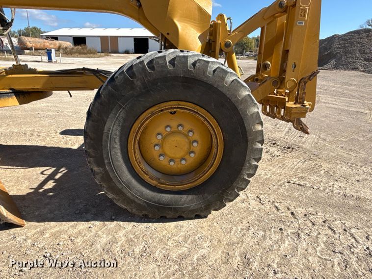 image for item DY8364 2010 Caterpillar 12M motor grader