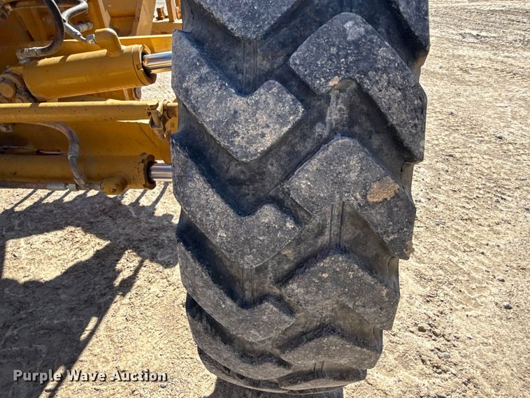 image for item DY8364 2010 Caterpillar 12M motor grader