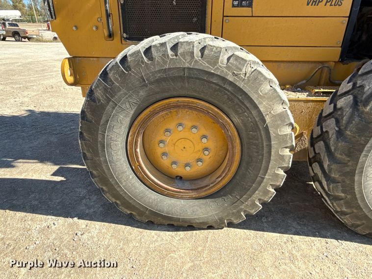 image for item DY8364 2010 Caterpillar 12M motor grader