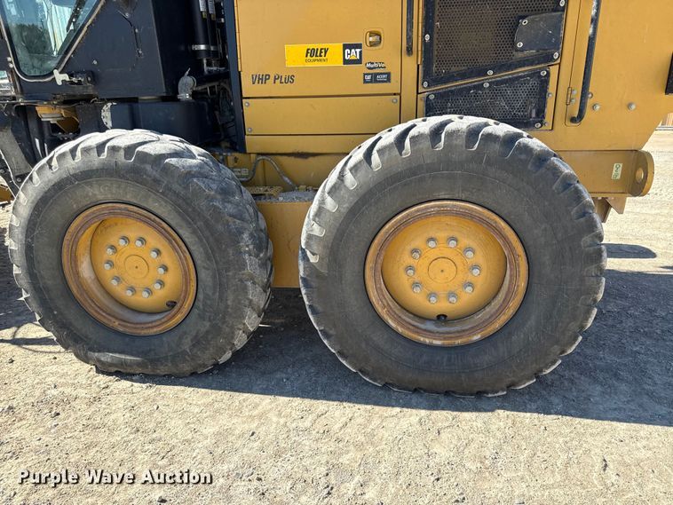 image for item DY8364 2010 Caterpillar 12M motor grader