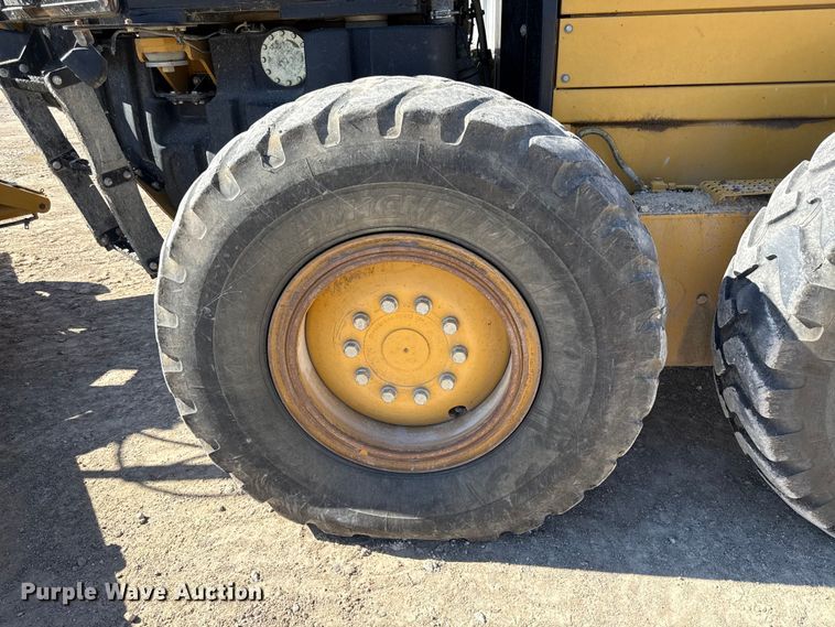 image for item DY8364 2010 Caterpillar 12M motor grader