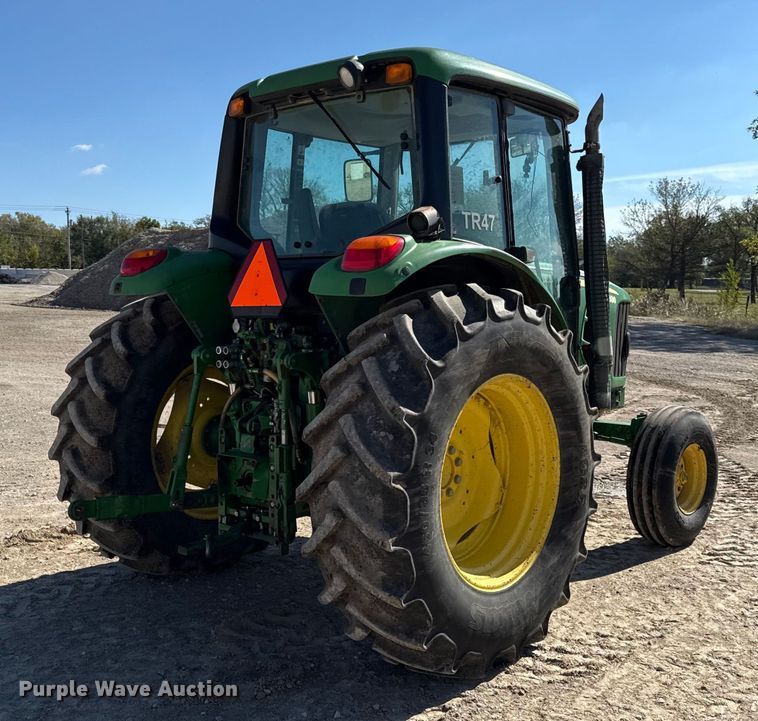 image for item DY8366 2011 John Deere 6330 tractor