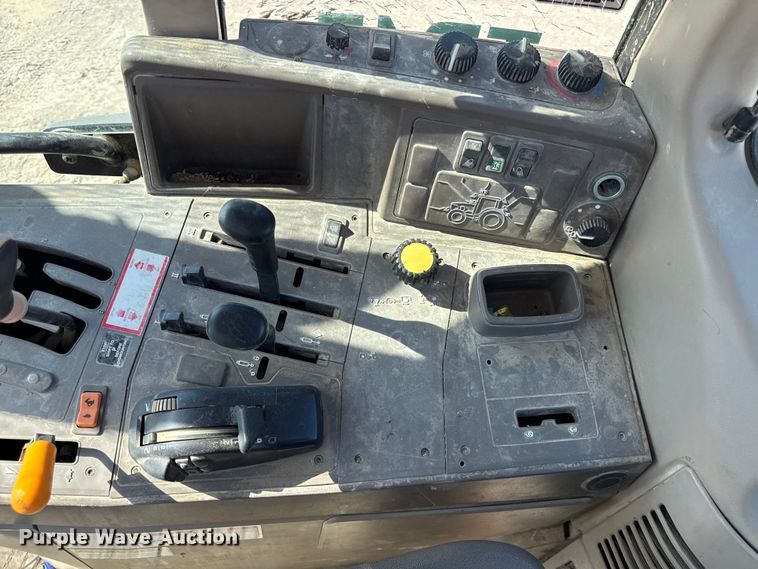 image for item DY8366 2011 John Deere 6330 tractor