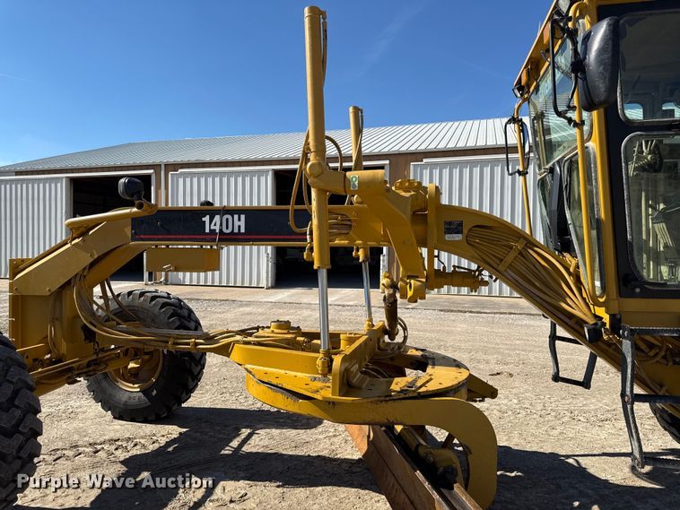 image for item DY8367 2007 Caterpillar 140H motor grader