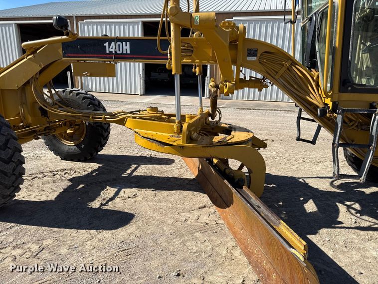 image for item DY8367 2007 Caterpillar 140H motor grader