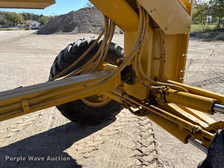 image for item DY8367 2007 Caterpillar 140H motor grader