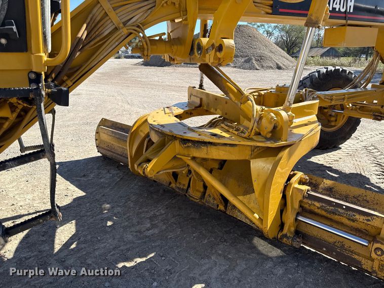 image for item DY8367 2007 Caterpillar 140H motor grader