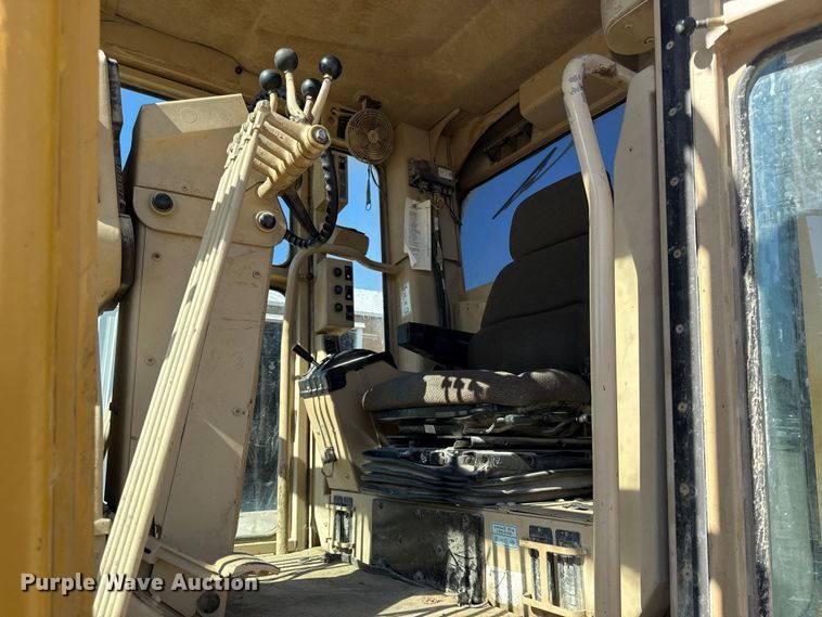 image for item DY8367 2007 Caterpillar 140H motor grader