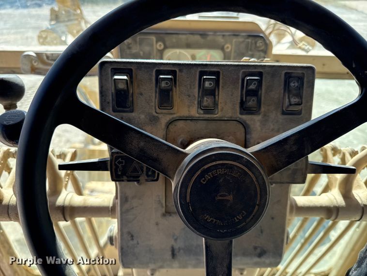 image for item DY8367 2007 Caterpillar 140H motor grader