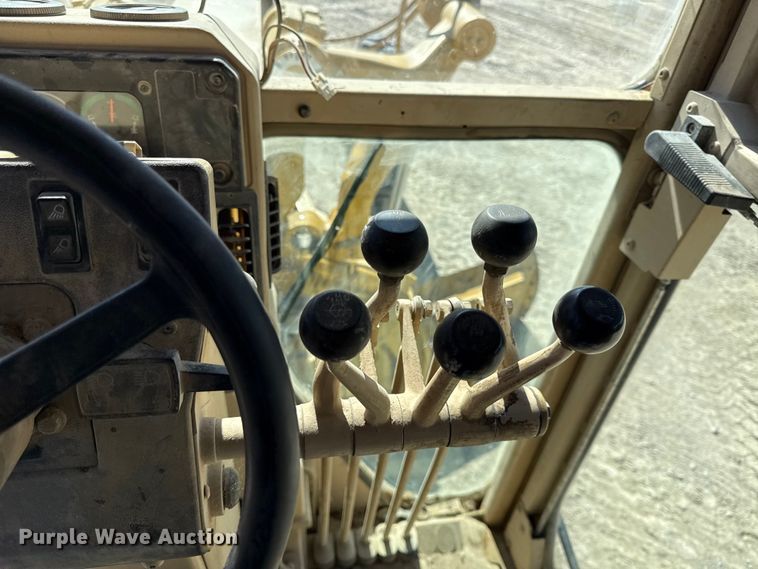 image for item DY8367 2007 Caterpillar 140H motor grader