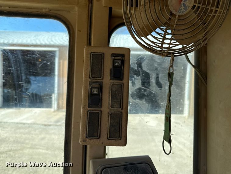 image for item DY8367 2007 Caterpillar 140H motor grader