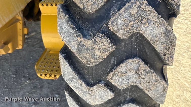 image for item DY8367 2007 Caterpillar 140H motor grader