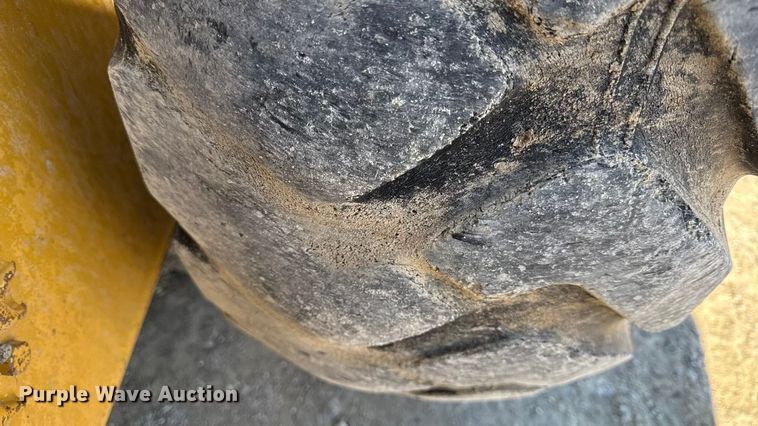 image for item DY8367 2007 Caterpillar 140H motor grader