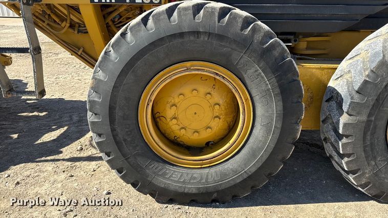 image for item DY8367 2007 Caterpillar 140H motor grader