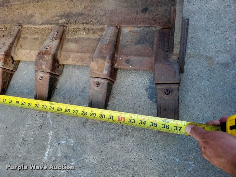 image for item DZ6733 (2) WB excavator buckets