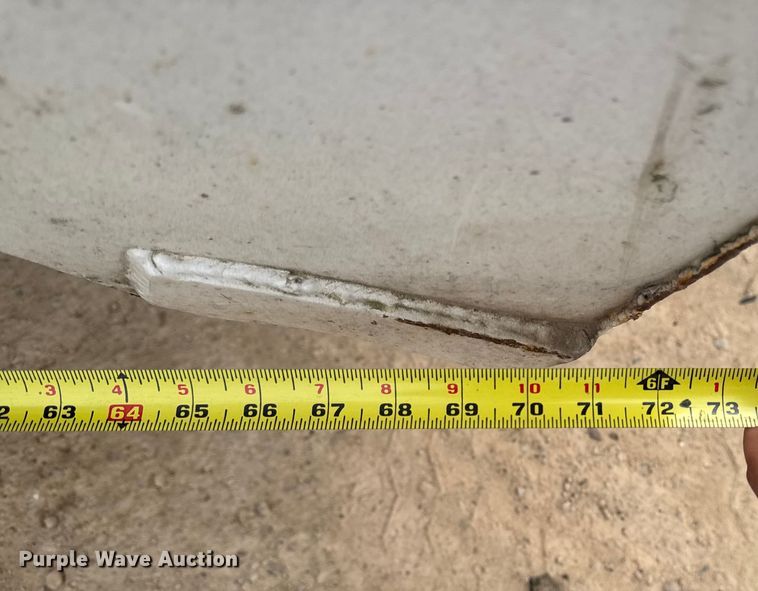 image for item EA2008 2004 Ford F750 crane truck