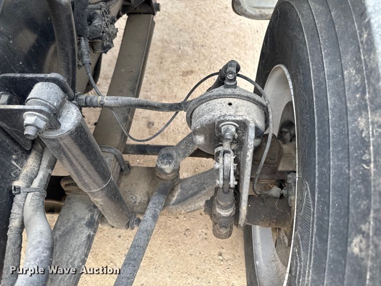 image for item EA2008 2004 Ford F750 crane truck