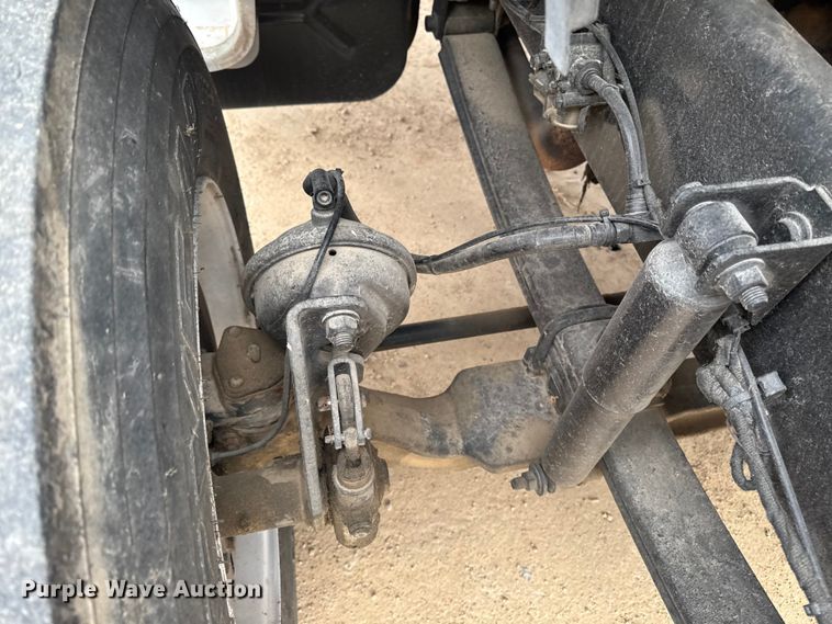 image for item EA2008 2004 Ford F750 crane truck